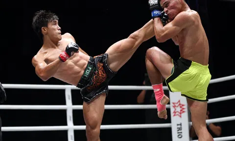 Nguyễn Trần Duy Nhất 'tung cước' khiến cao thủ boxing đổ gục, lập cột mốc mới cho võ thuật Việt Nam