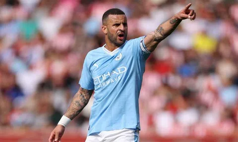 Kyle Walker: "Tôi chưa thấy ai chuyền bóng giỏi như thế"
