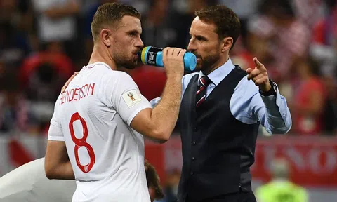 Cựu sao Liverpool thề ‘ném gì đó vào TV’ nếu Jordan Henderson ra sân trận gặp Bỉ