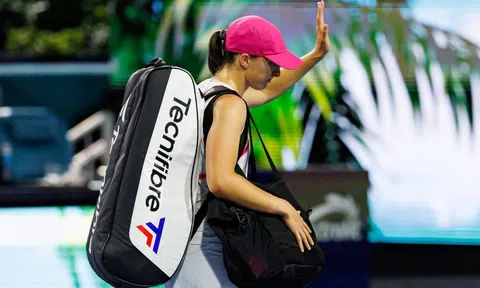 Kết quả tennis 26/3: Iga Swiatek gác vợt