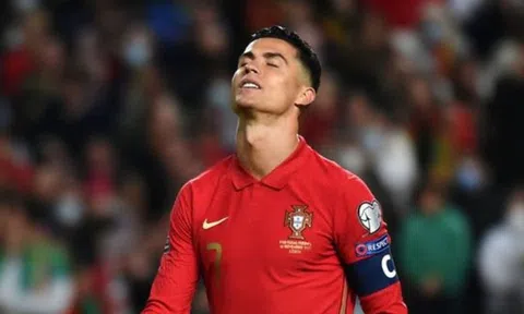 Ronaldo nhận chỉ trích thậm tệ sau trận thua Slovenia