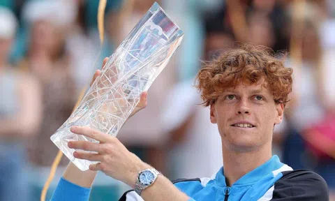 Jannik Sinner dành lời 'đường mật' cho đàn anh hậu chung kết Miami Open 2024