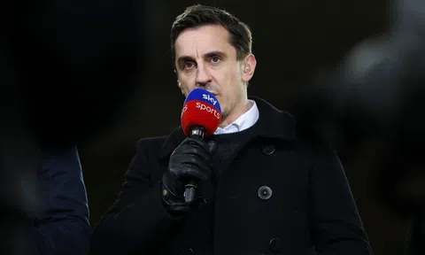 Gary Neville chê MU là đội tệ nhất, kiến nghị trả 2 điểm cho Brentford