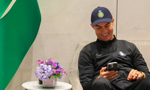 Ronaldo bị nghi cà khịa Man United sau trận thua trước Chelsea