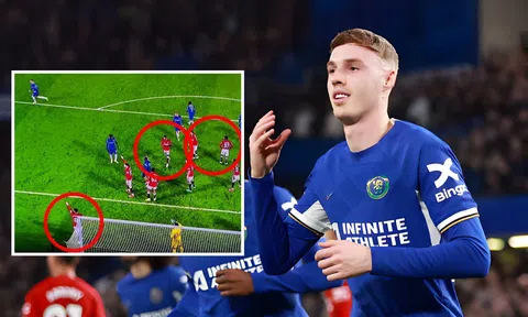 MU phòng ngự rất khó hiểu ở bàn thua thứ 4 trước Chelsea