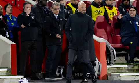 NHM kêu gọi sa thải Ten Hag khi thấy hành động cuối trận thua Chelsea