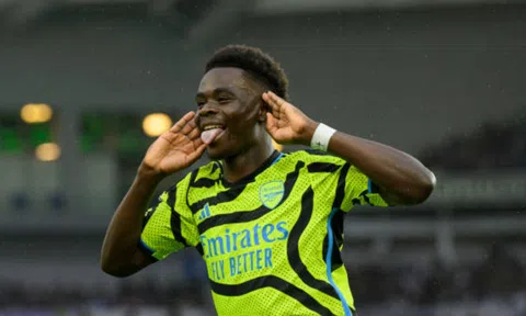 Sao Arsenal nén đau thi đấu với Brighton