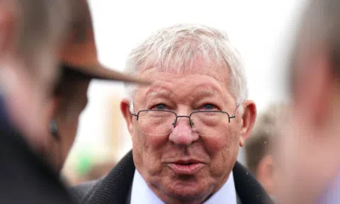 Ngỡ ngàng lý do Sir Alex Ferguson không tới dự khán MU đấu Liverpool