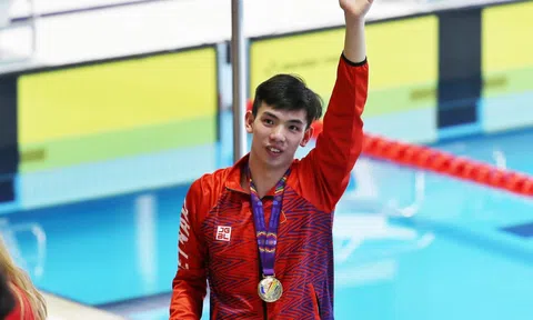 Nguyễn Huy Hoàng phá kỷ lục giải bơi Thái Lan