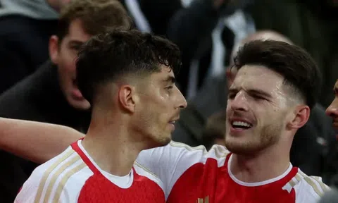 Sao Arsenal đứng trước nguy cơ bị treo giò trận lượt về với Bayern.