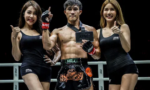 Knock-out võ sĩ Châu Âu chỉ sau 1 phút, Nguyễn Trần Duy Nhất vô địch thế giới đầy cảm xúc