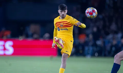 Sao Barca tỏa sáng trong ngày tái xuất tại tứ kết C1