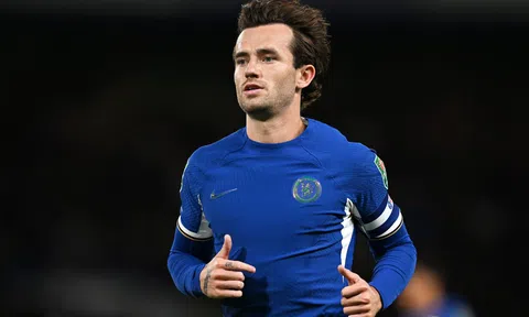 Chưa hết thất vọng với màn trình diễn mùa này, fan Chelsea lại tiếp tục có lý do để buồn phiền