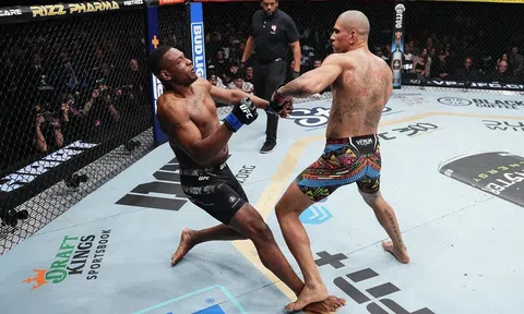 UFC 300: Kết thúc chóng vánh, Alex Pereira bảo vệ thành công đai vô địch UFC