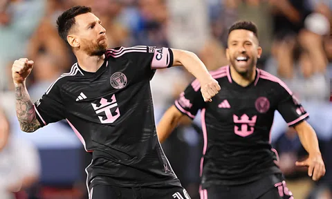 Lionel Messi 'vẽ' siêu phẩm xé lưới Sporting KC