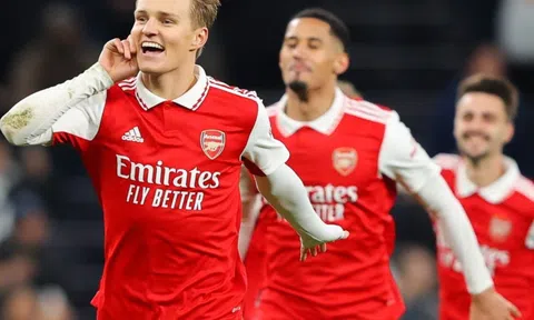 Emirates thất thủ, Arsenal nhận trận thua muối mặt trước Aston Villa