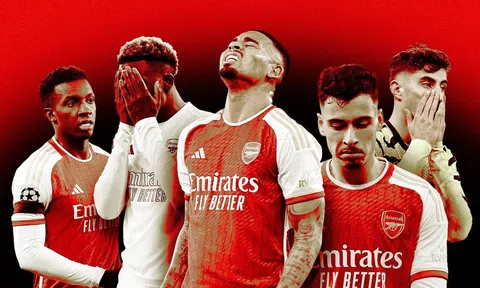 Chris Sutton sốc với phản ứng của fan Arsenal trong trận thua Aston Villa