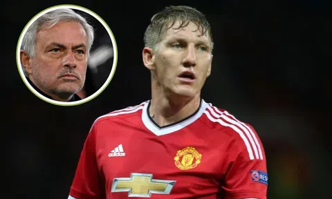 Schweinsteiger: 'Mourinho ép tôi tập cùng đội U16 MU'