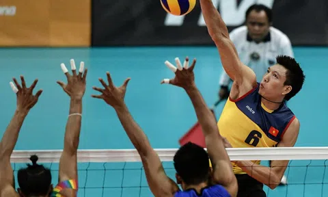 'Oanh tạc cơ' Ngô Văn Kiều dự giải bóng chuyền hạng A quốc gia ở tuổi 40