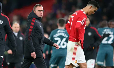 Ronaldo đưa ra yêu cầu khó tin với cựu HLV MU