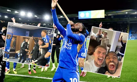 Cầu thủ Leicester City ăn mừng điên cuồng ngày thăng hạng Ngoại hạng Anh