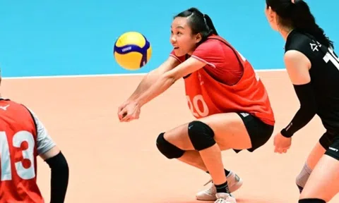 Trần Tú Linh được chuyên gia bóng chuyền Hàn Quốc chú ý