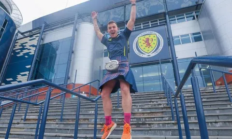 CĐV Scotland đi bộ 1000 dặm tới Euro 2024