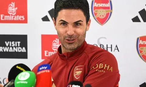 Arsenal chính thức công bố hợp đồng với nhà vô địch C1