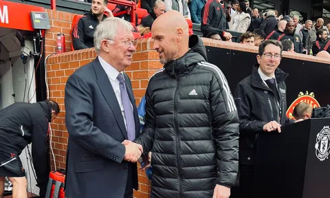 Lấy huân chương của Sir Alex ra so, Paul Merson khiến Ten Hag ‘đau đớn tột cùng’