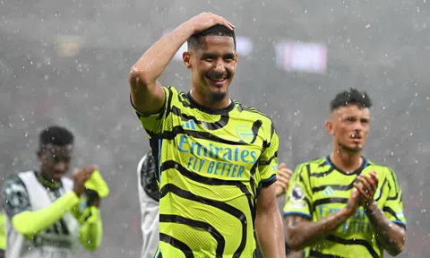 Huyền thoại MU dành lời có cánh cho cầu thủ Arsenal