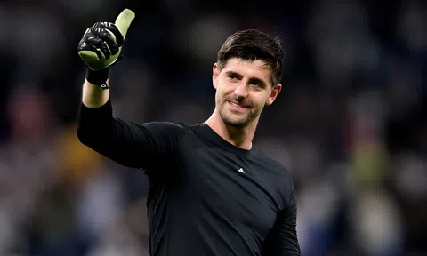 Courtois lập kỉ lục trong ngày Real đại thắng