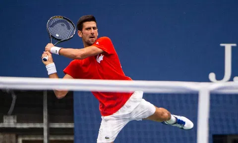 Nước đi bất ngờ của Djokovic trước thềm Grand Slam đất nện