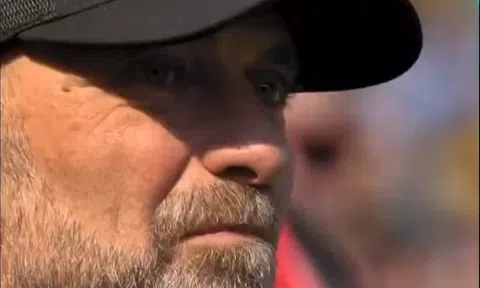 Klopp 'rưng rưng' xúc động trong ngày chia tay Liverpool