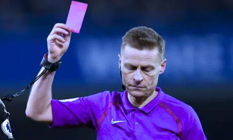 HLV Copa America được thay người thứ sáu trong trận khi có thẻ hồng