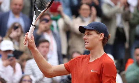Jannik Sinner ra quân dễ dàng ở Roland Garros 2024