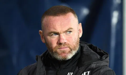 Rooney tiết lộ đội bóng anh mơ được khoác áo khiến Neville “cạn lời”