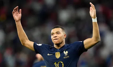 Chính thức: Mbappe đoat giải cầu thủ xuất sắc nhất châu Âu của Globe Soccer
