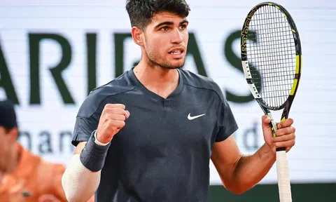 Carlos Alcaraz thừa nhận gặp khó khăn tại Roland Garros