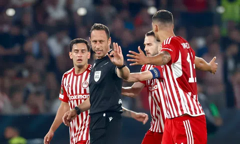 CĐM tranh cãi về bàn thắng của Olympiakos