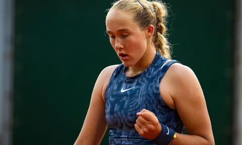 Thần đồng 17 tuổi hạ đẹp cựu số 1 thế giới ở Roland Garros 2024