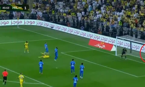 Ronaldo bỏ lỡ siêu phẩm, tiếc nuối đến bật khóc tại chung kết King's Cup