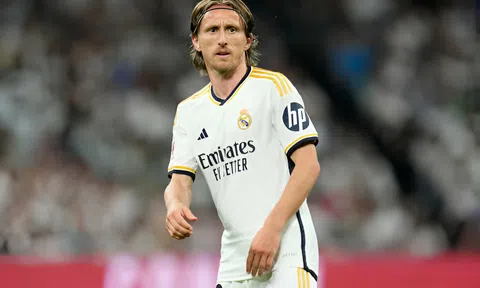 Luka Modric gia hạn hợp đồng với Real Madrid