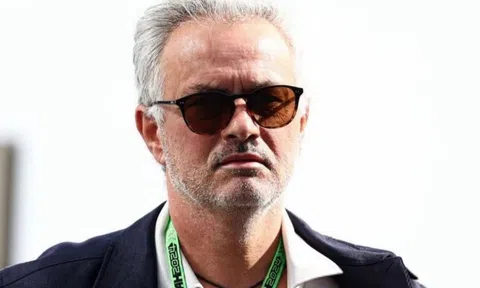 Mourinho yêu cầu UEFA can thiệp ngay sau khi Real vô địch C1