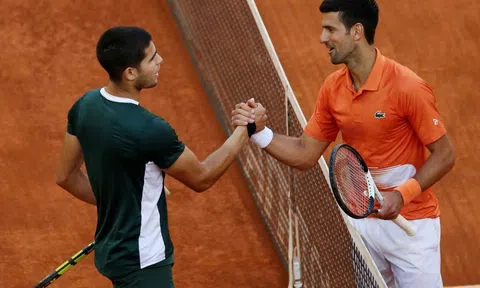 Alcaraz bất ngờ khi Djokovic bỏ Roland Garros