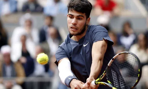 Alcaraz hẹn Sinner ở bán kết Roland Garros 2024