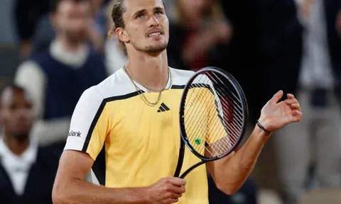 Kết quả tennis 6/6: Zverev vào bán kết, Swiatek đả bại Coco