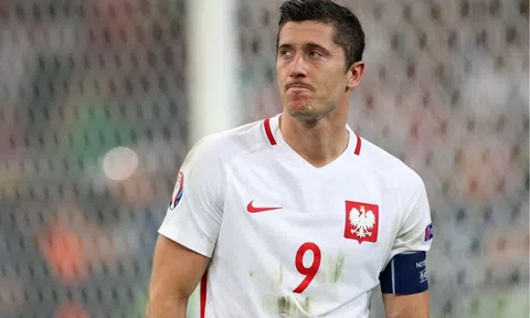 Chính thức: Lewandowski bị rách cơ đùi trước thềm Euro 2024