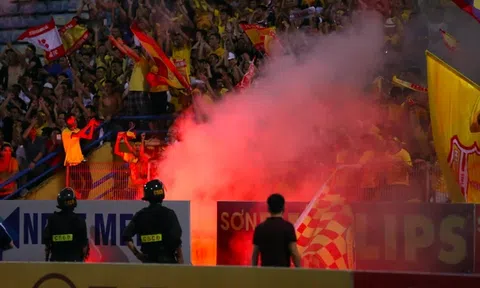 Nam Định và Hải Phòng bị VFF phạt tiền vì pháo sáng