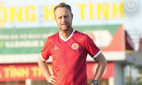 VPF ra thông báo về HLV Mano Polking và CLB CAHN