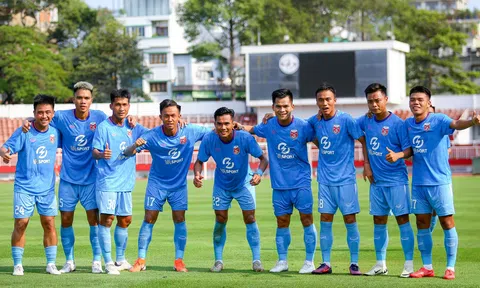 Xác định đội đầu tiên giành quyền đá play-off thăng hạng